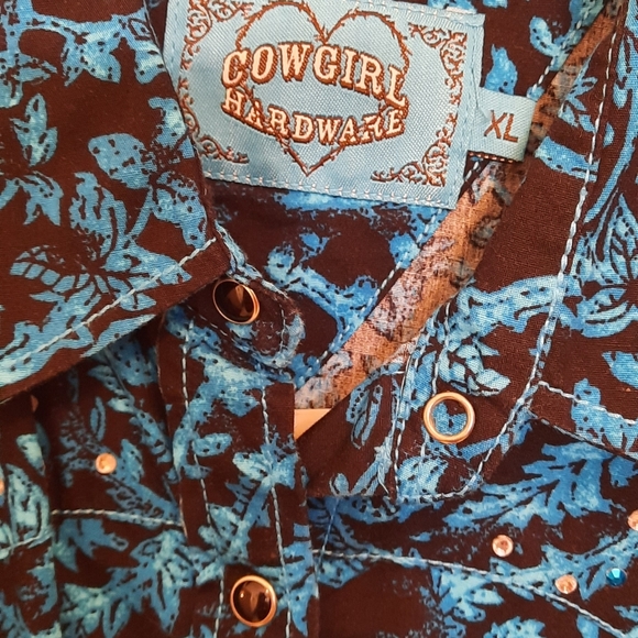 Clothes - Picture 5 of 16